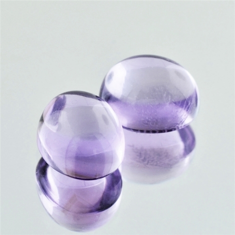 Amethyst Duo, Oval Cabochon (ca. 13 ct.) aus Brasilien Amethyst Duo, Oval Cabochon (ca. 13 ct.) aus Brasilien
